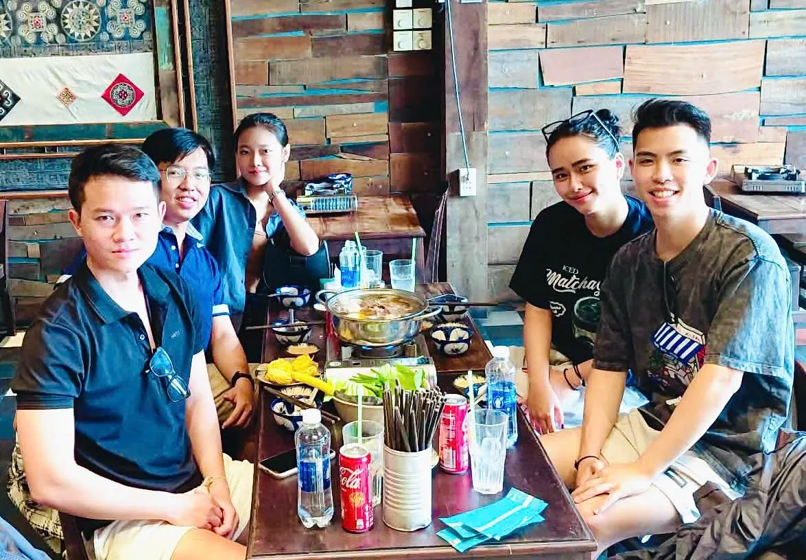 Hot pot & good vibes 🍲